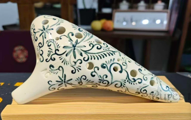 Professional Ocarina Hand-painted Blue and White Porcelain Ocarina