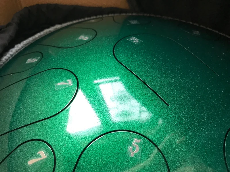 Hluru Steel Tongue Drum 14 inch 15 note D Tone April Yang Tank Drum