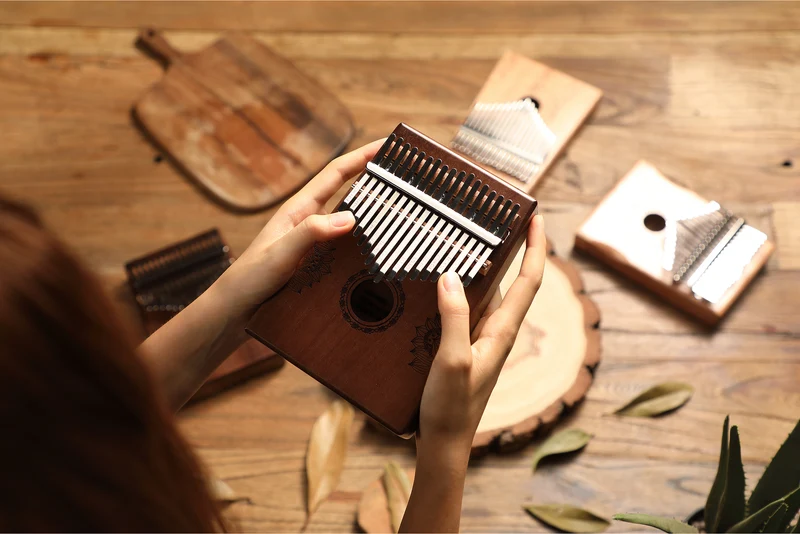 Hluru Huashu 17 Key Hollow Kalimba Lotus Mahogany Wood Thumb Piano