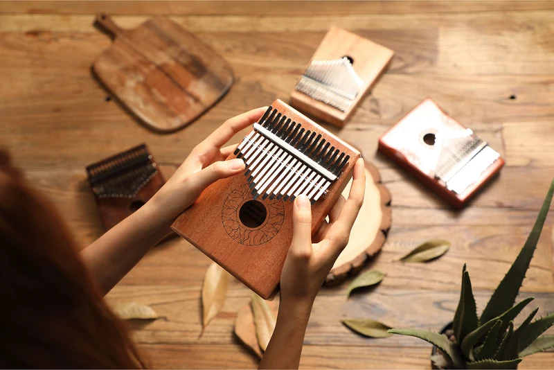 Hluru Huashu 17 Key Hollow Kalimba Lotus Mahogany Wood Thumb Piano