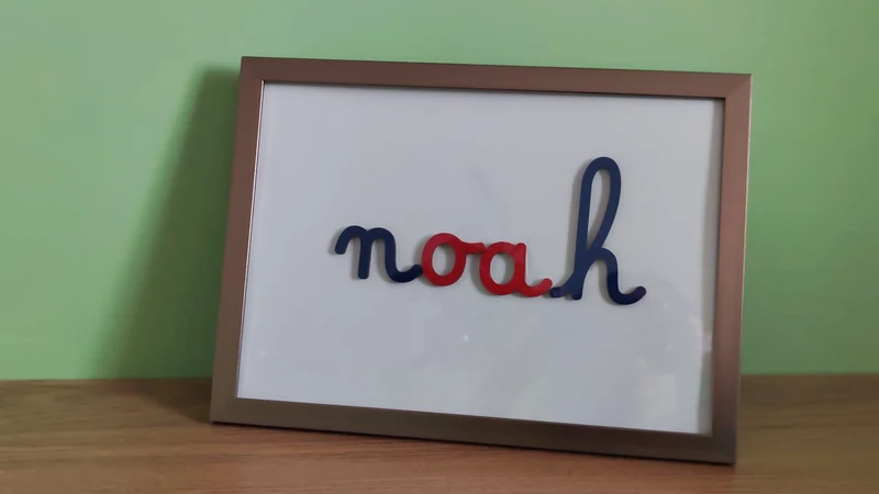 Alphabet Mobile Montessori – Lettres en Bois Magnétiques (2 versions)