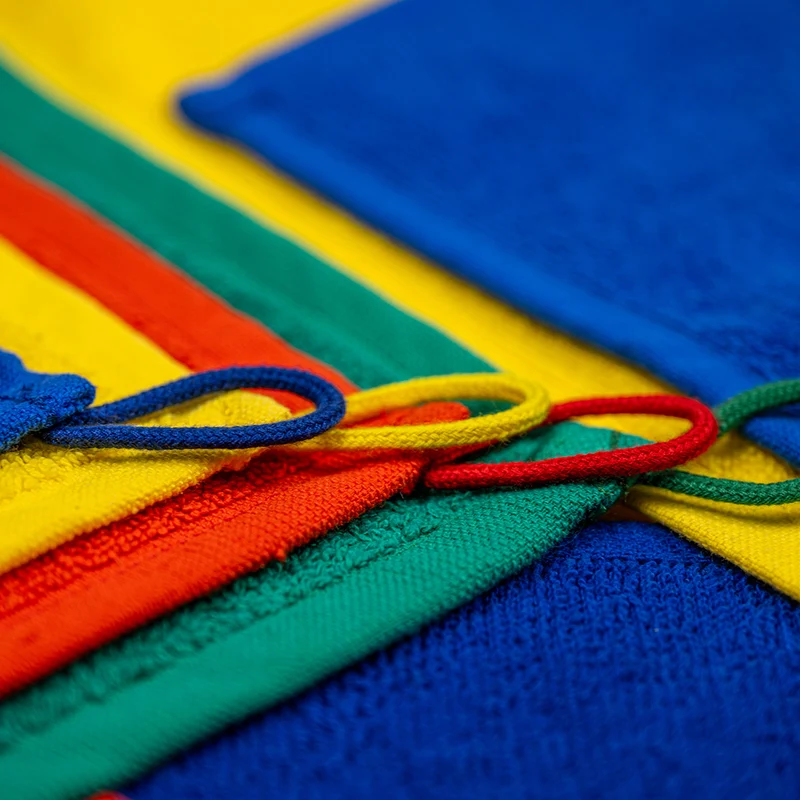 Boite de 4 petites serviettes à main bleues