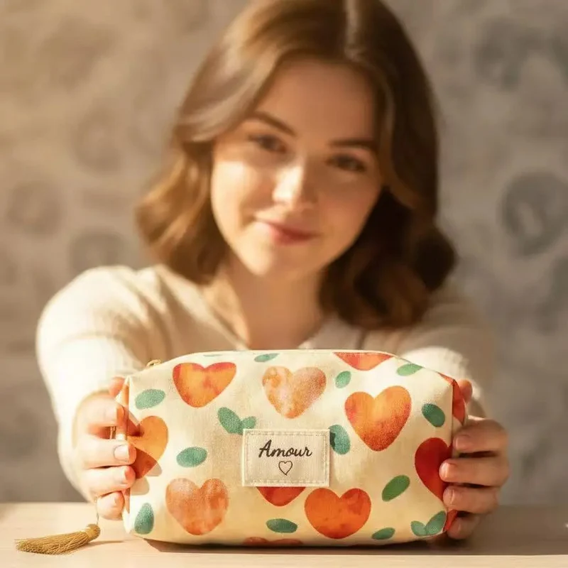 Pochette trousse « Amour » – Cœurs colorés – 16 x 9 x 9 cm