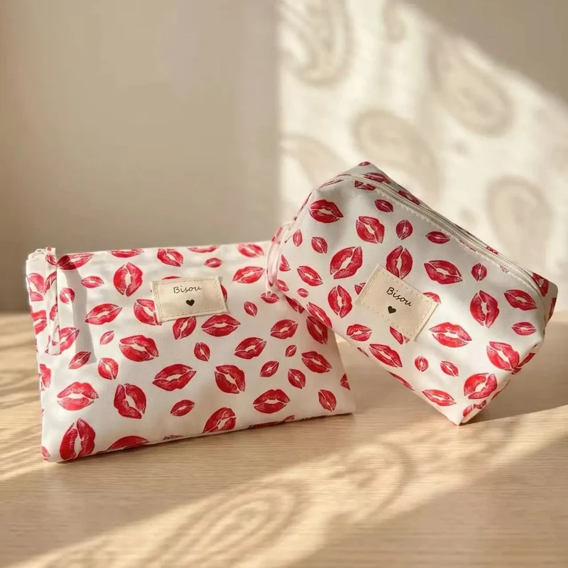 Pochette trousse « Bisou » – Lèvres rouges – 16 x 9 x 9 cm