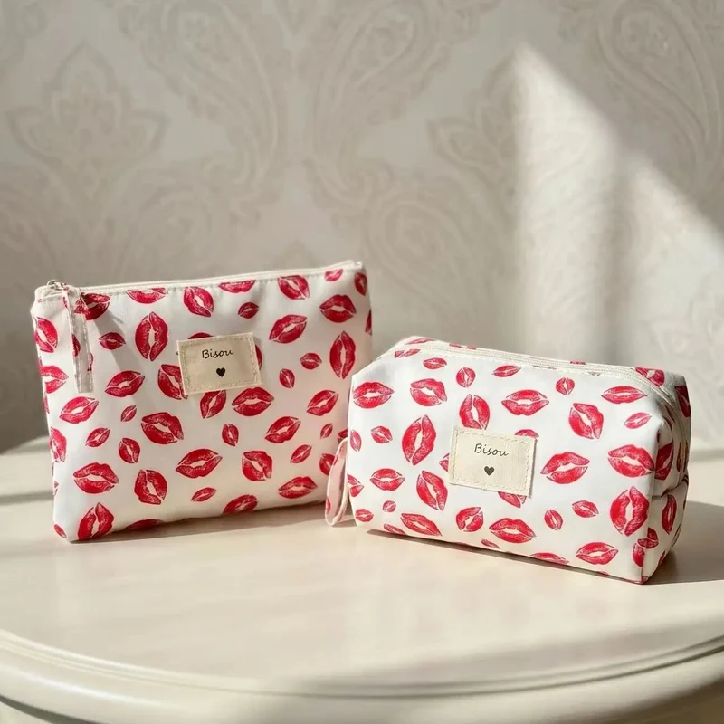 Pochette trousse « Bisou » – Lèvres rouges – 16 x 9 x 9 cm