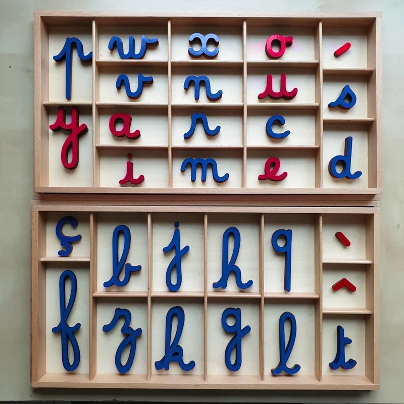 Alphabet mobile Montessori et Boîte de Rangement (2 versions)