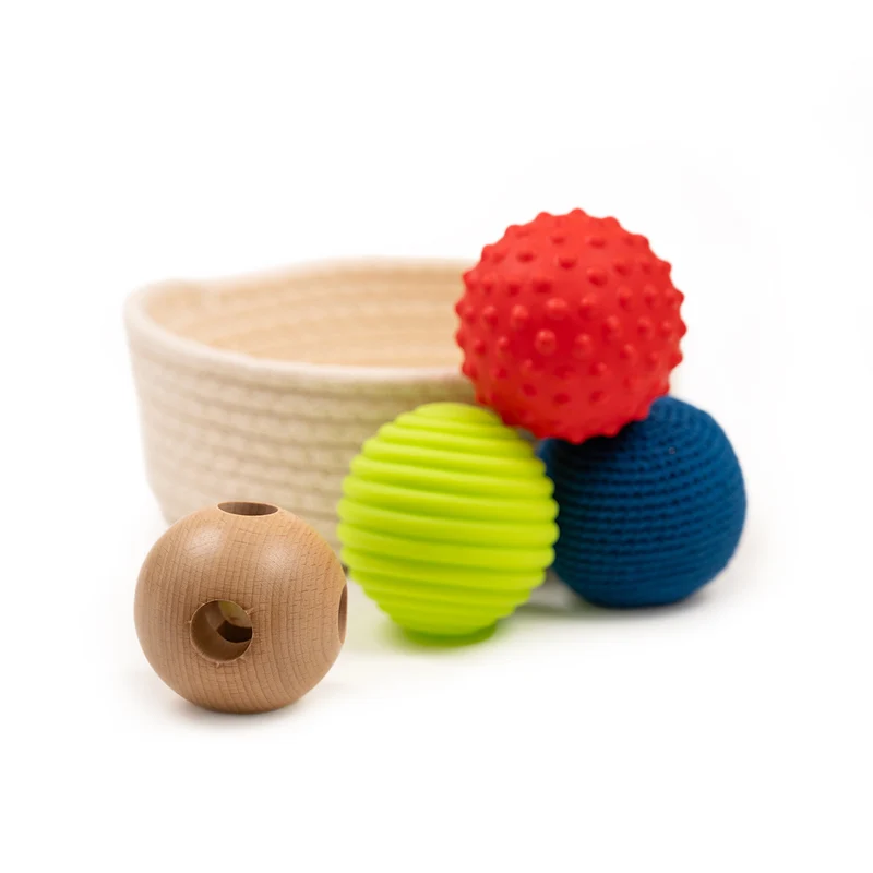 Panier de balles sensorielles