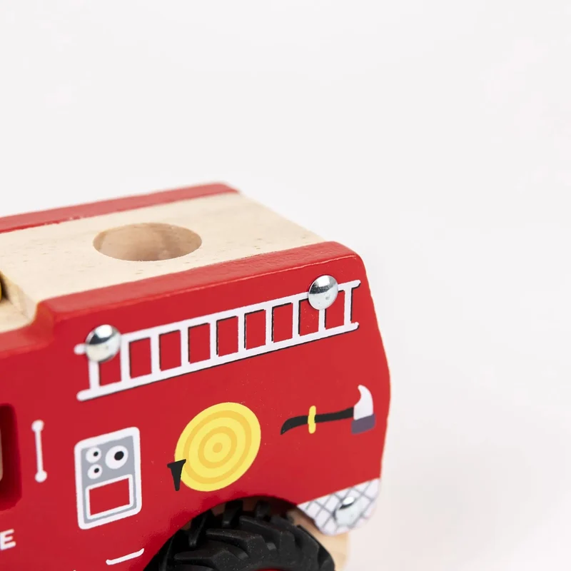 Camion de pompiers en bois