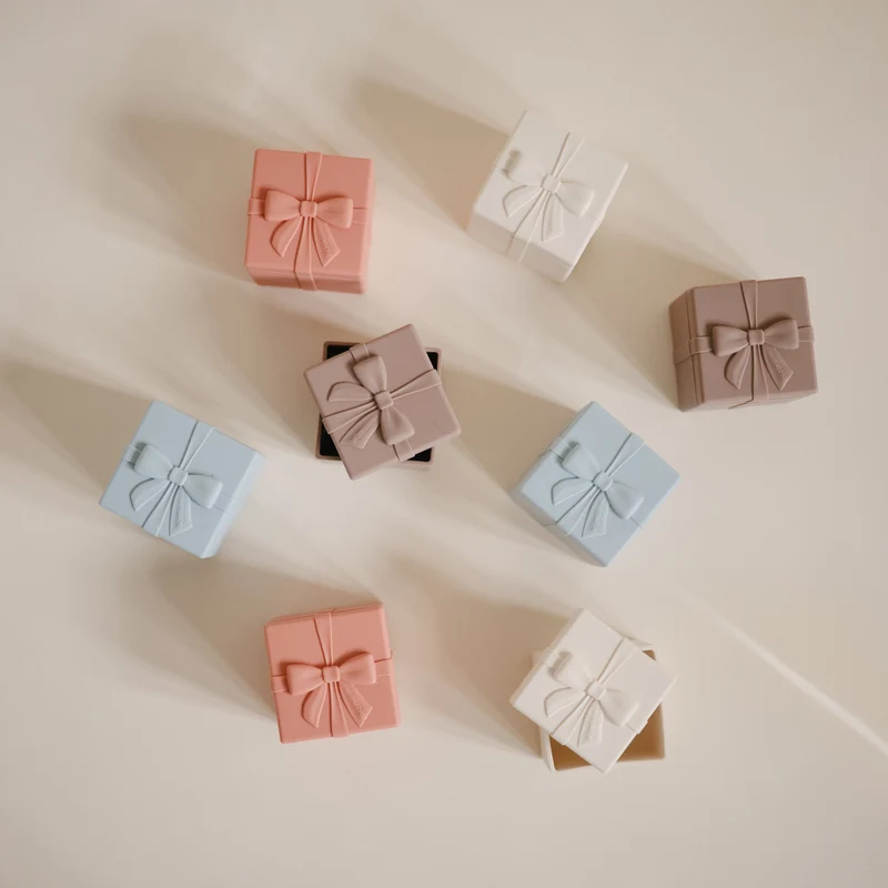 Jeu à assortir en silicone Present