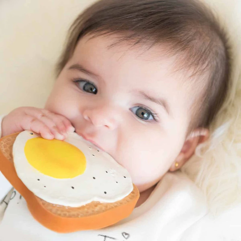 Tartine à l'Œuf au Plat Anneau de Dentition Bébé