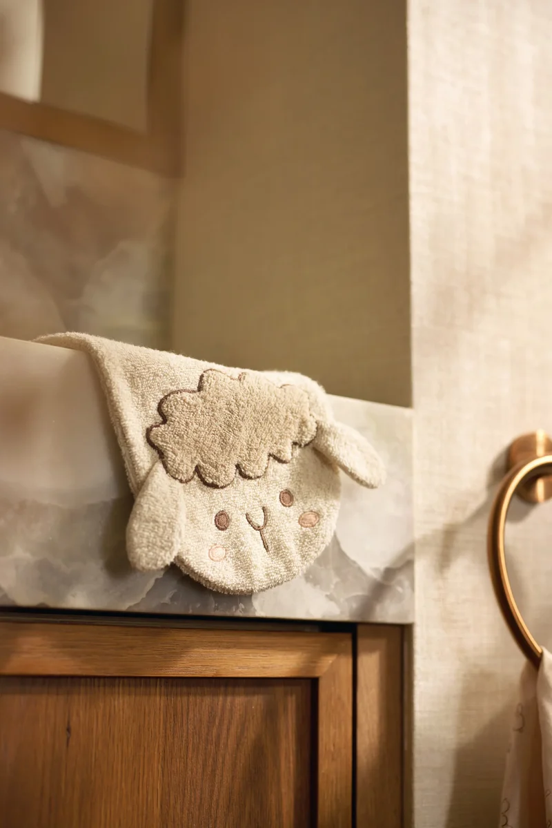 Gant de toilette bébé en éponge – Sheep Sonny