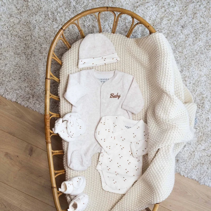Kit naissance bébé complet – 6 essentiels pour la maternité 1 mois