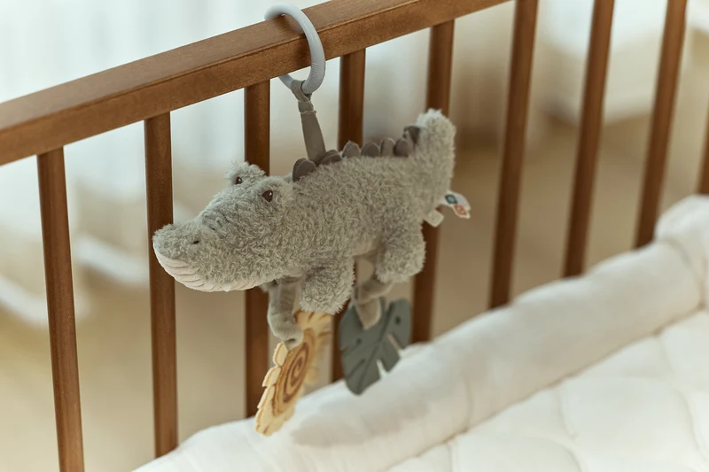 Jouet à suspendre crocodile Safari Friends – éveil bébé dès la naissance