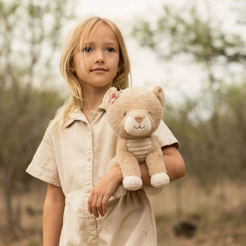 Peluche lionne 25 cm – compagnon doux pour bébé et enfant