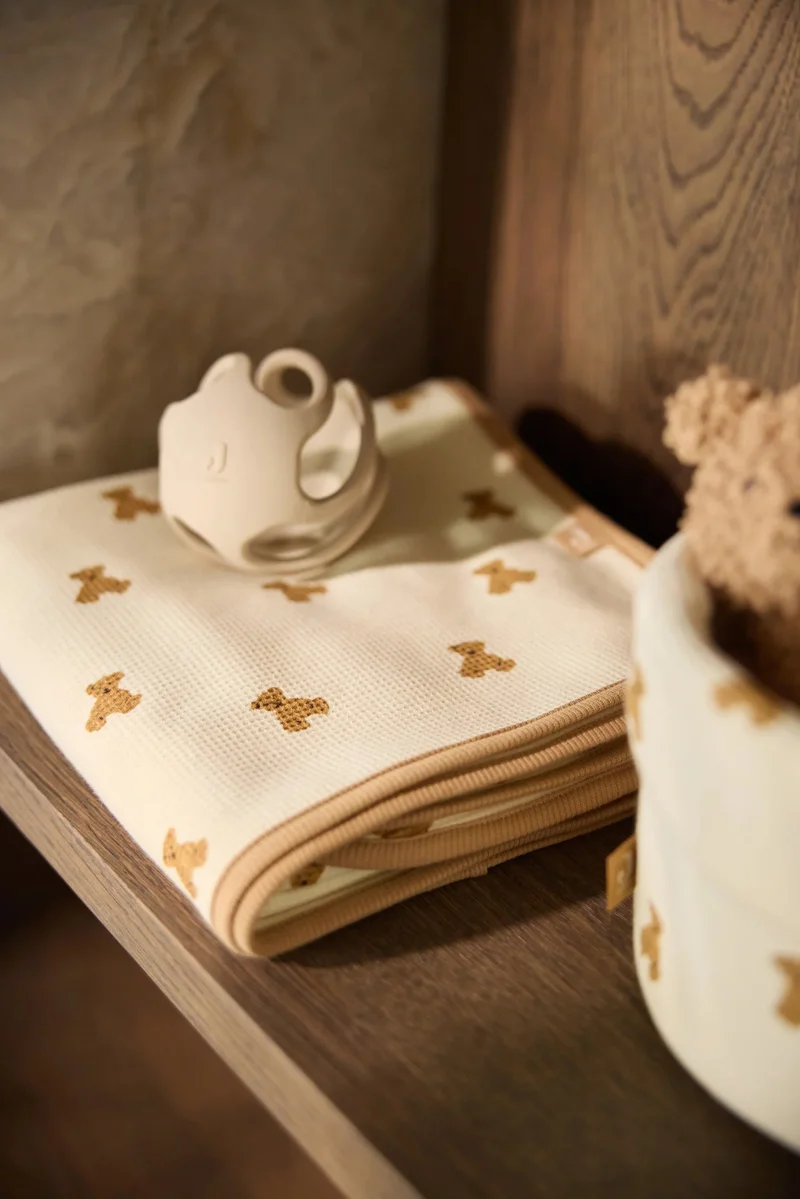 Couverture bébé Little Waffle Mini Teddy Bear – douceur et confort