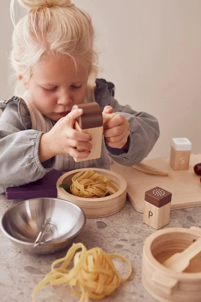 Ensemble ustensiles de cuisine enfant – dinette complète dès 2 ans