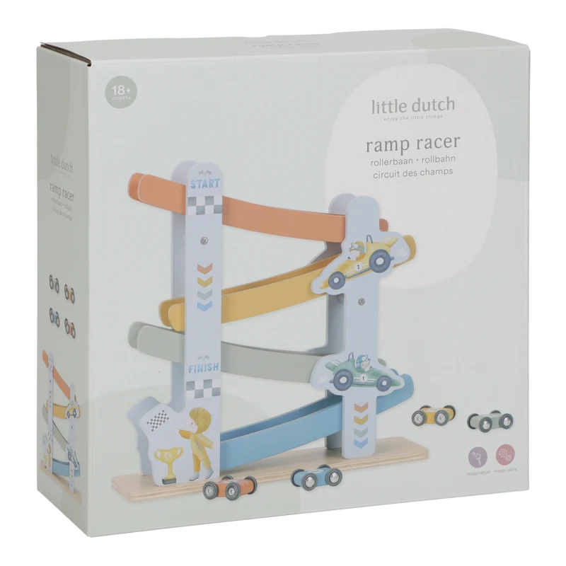 Circuit rampe en bois avec 4 voitures