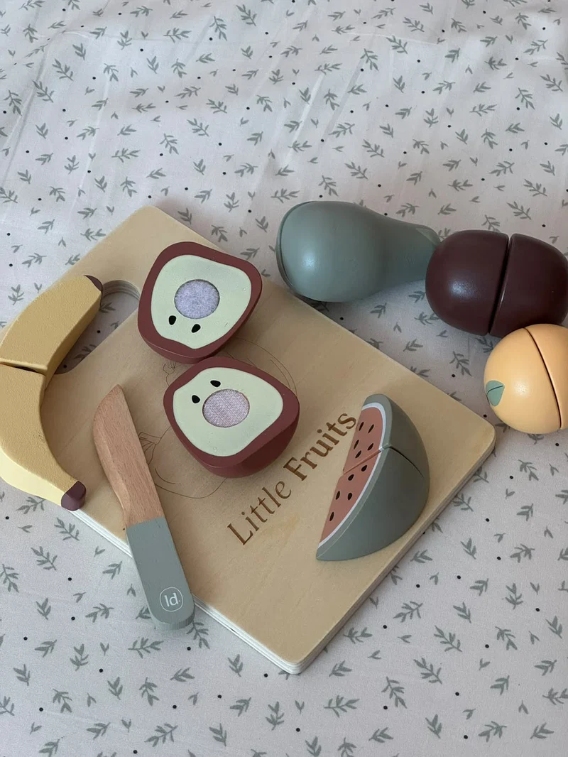 Fruits à découper en bois