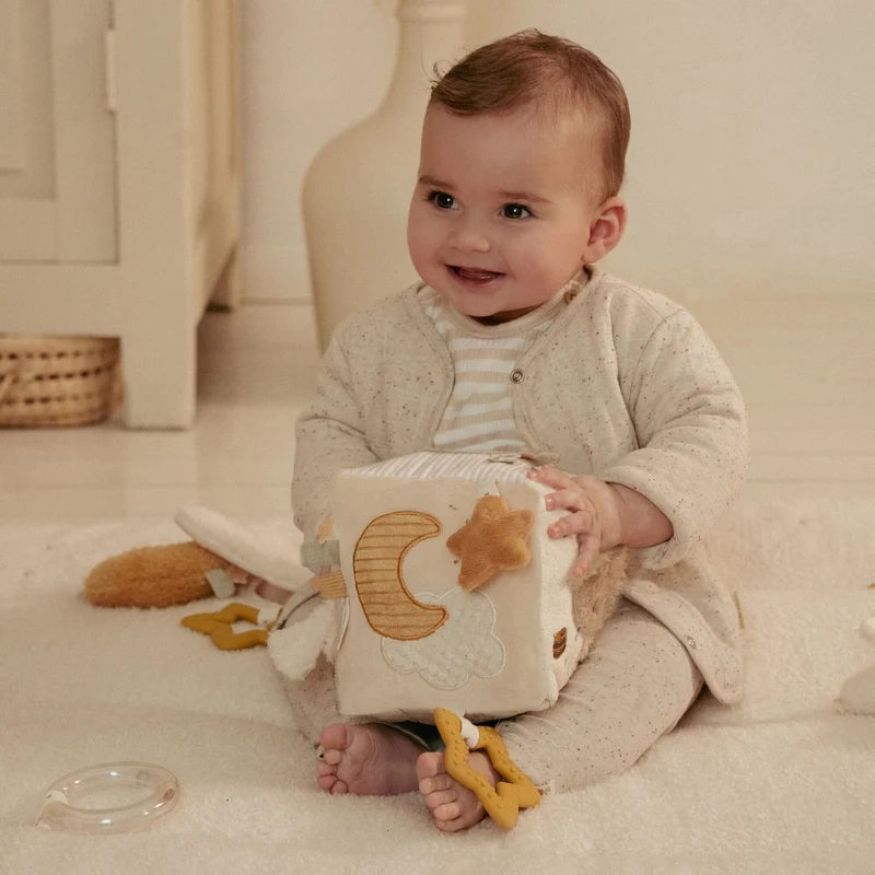 Cube d'activités en tissu Newborn