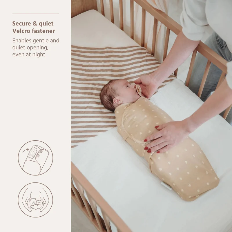 Couverture d’emmaillotage bébé – coton 0-3 mois sable et coeurs beiges