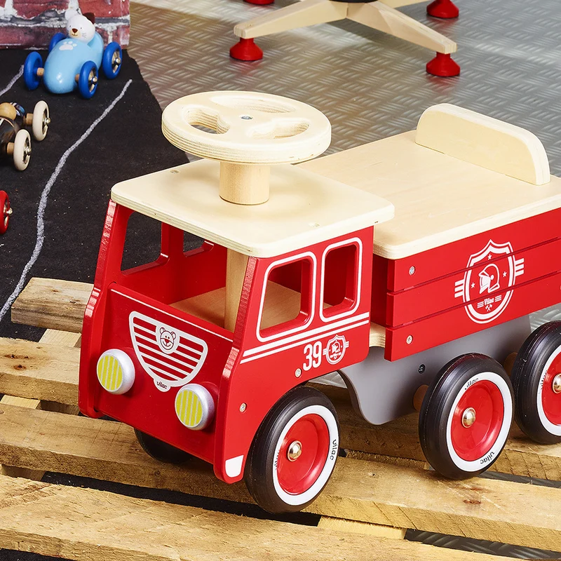 Porteur camion de pompier en bois – dès 18 mois
