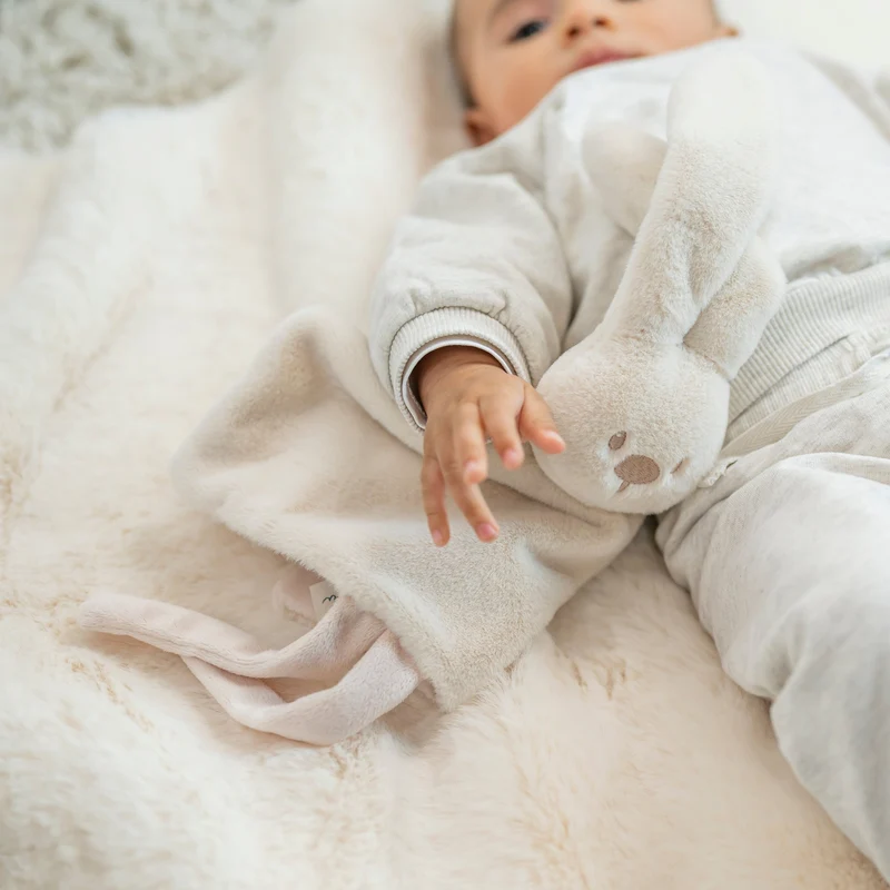 Doudou lapin bébé 27x27 cm – Doudou sable dès la naissance