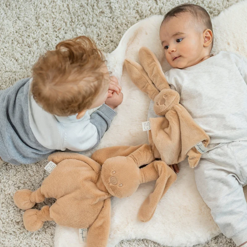 Doudou lapin bébé 27x27 cm – Doudou beige chaud dès la naissance