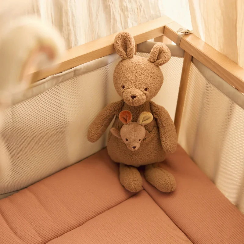 Peluche kangourou bébé avec bébé amovible – douce et câline