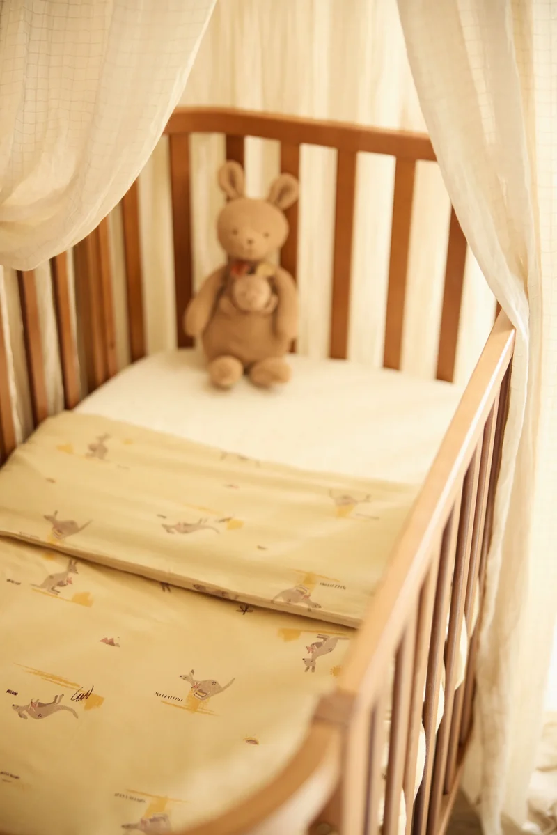 Peluche kangourou bébé avec bébé amovible – douce et câline