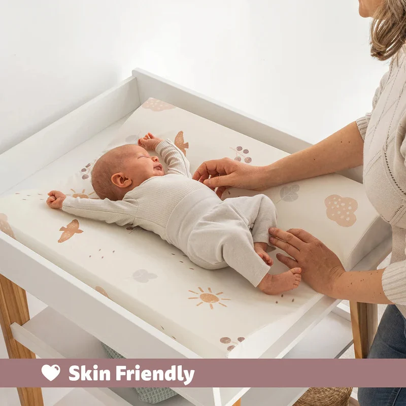Matelas à langer bébé 50x65 cm – bords relevés sécurisés Night and Day