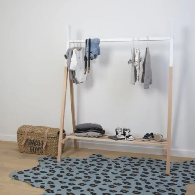 Dressing Montessori