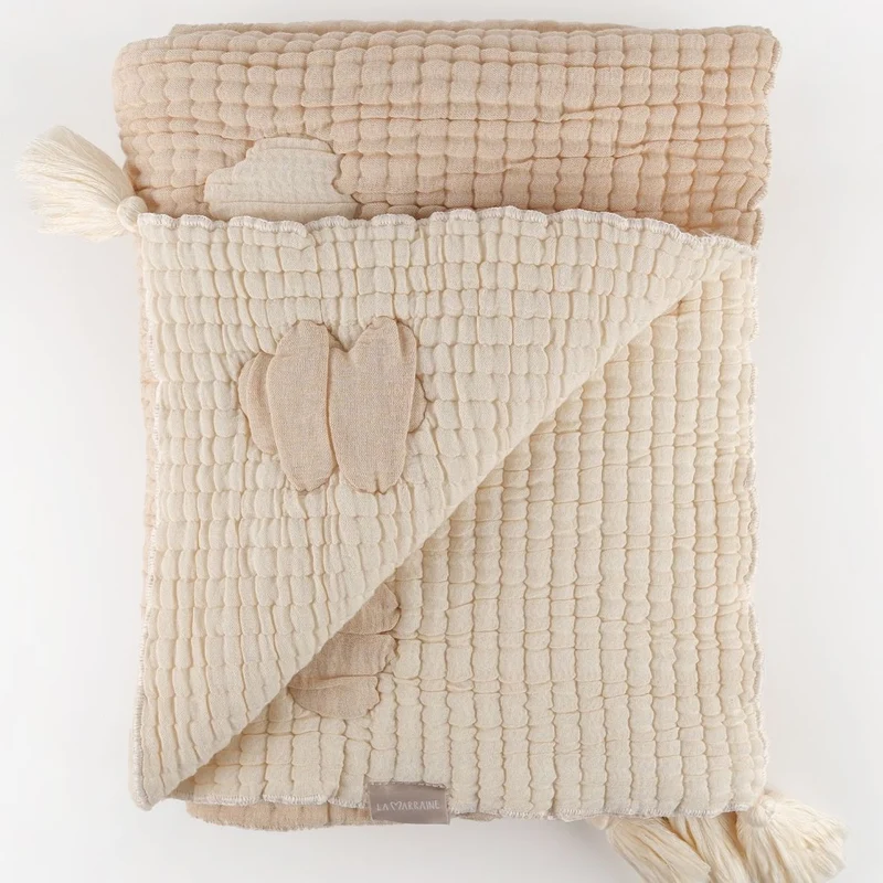 Couverture bébé mousseline matelassée – nuage beige en relief