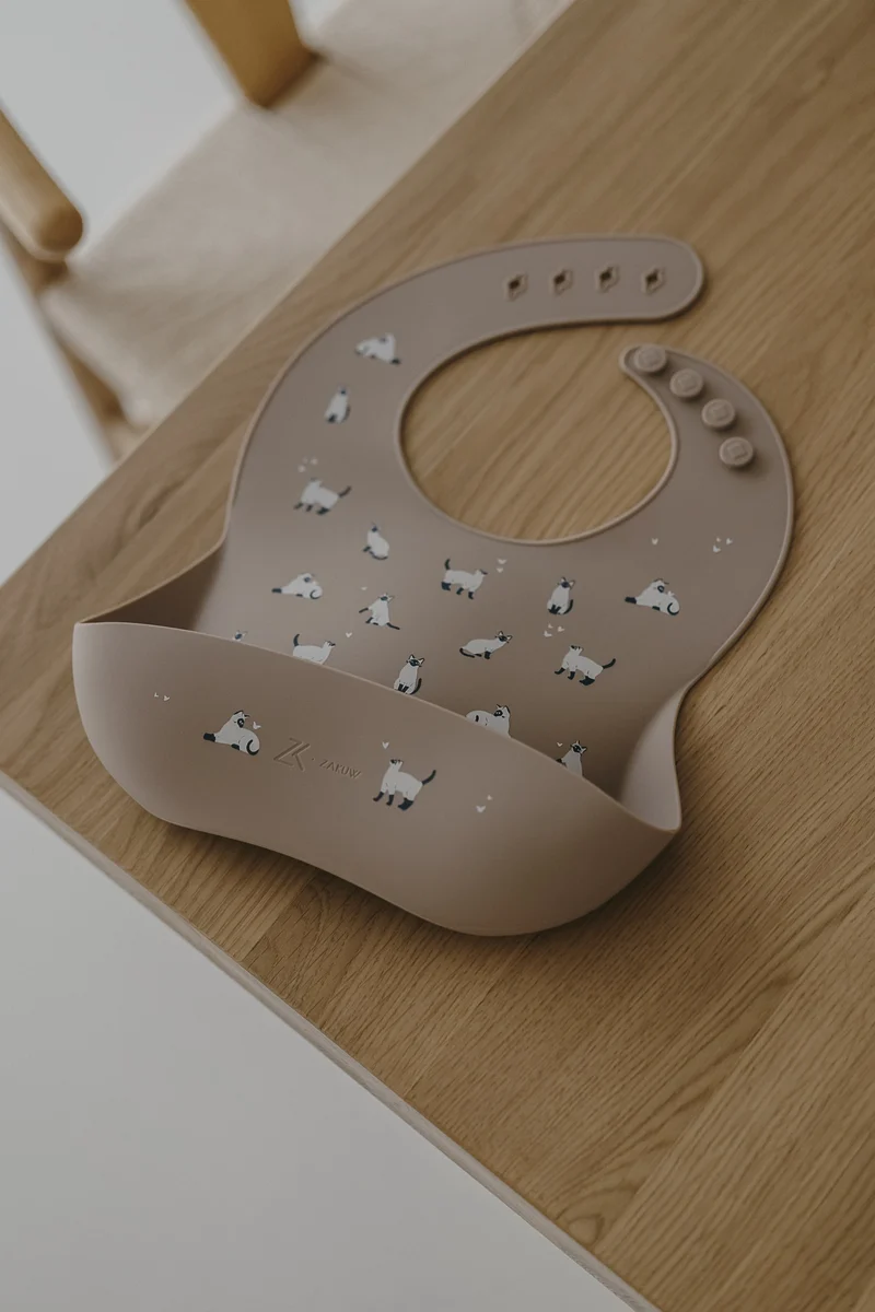 Bavoir en silicone – Minouche Taupe