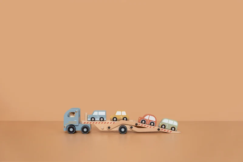 Camion en bois FSC avec 4 véhicules