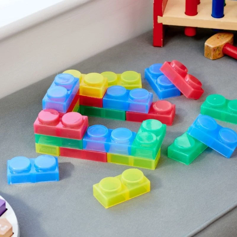 Briques souples de construction translucides