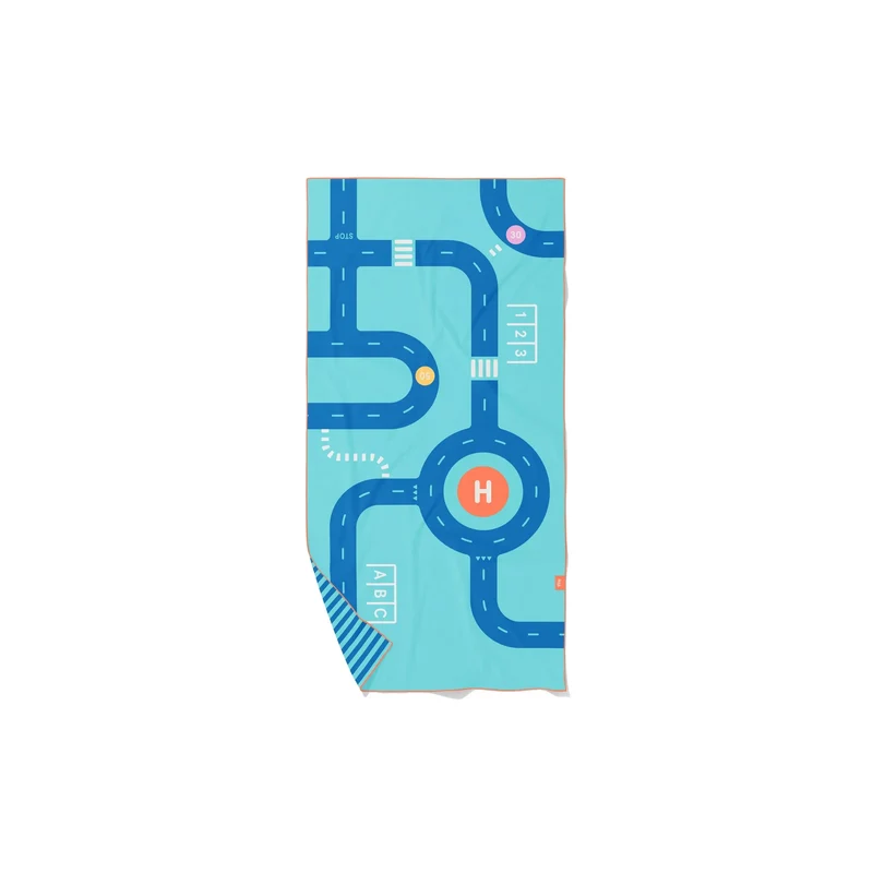 Serviette de jeu sur la route