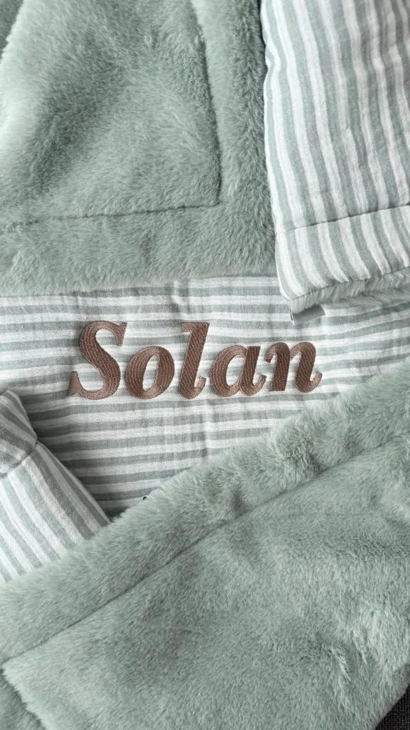 Couverture Luxe rayé vert de gris – Soft Stripes