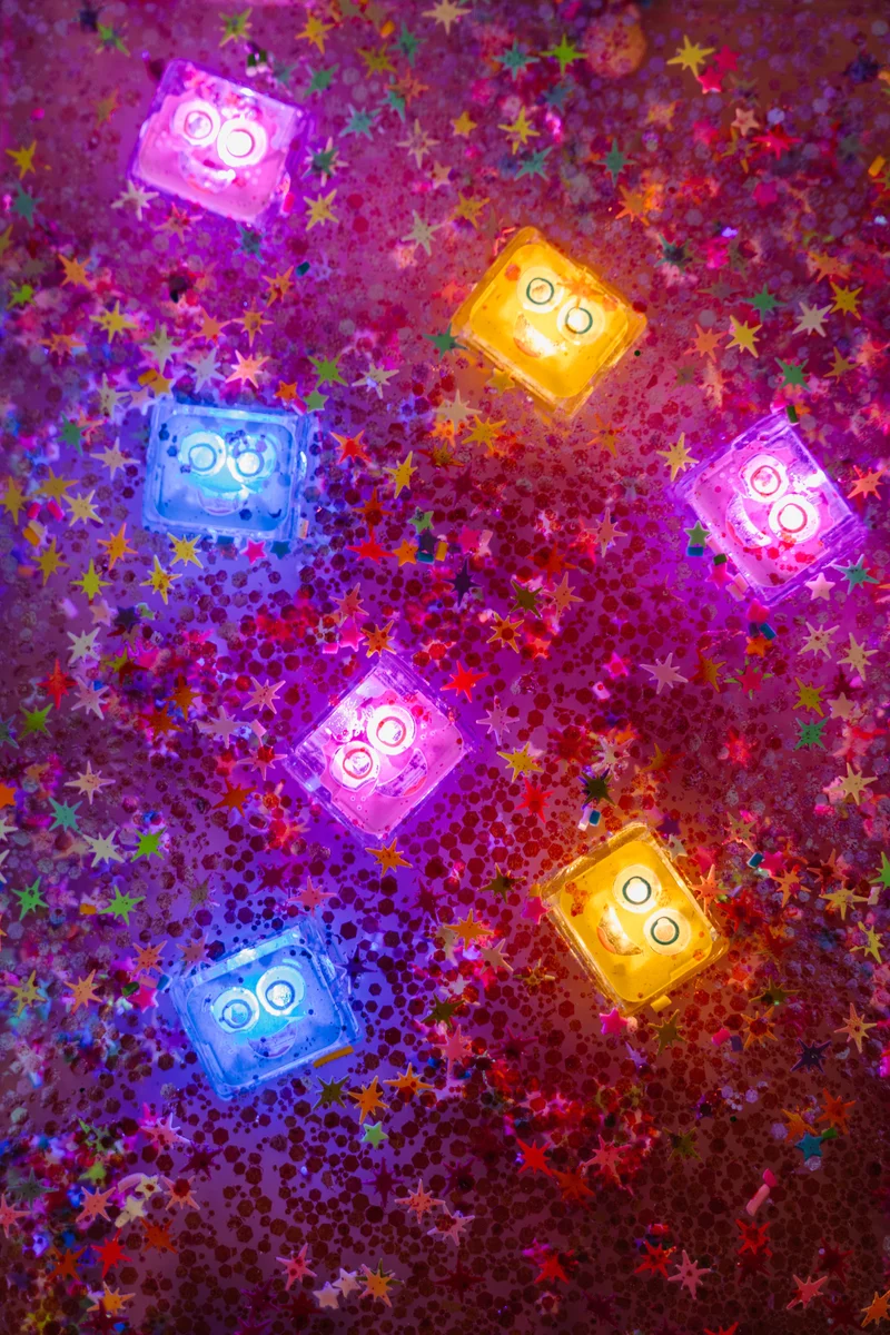 LILA CUBES LUMINEUX VIOLETS