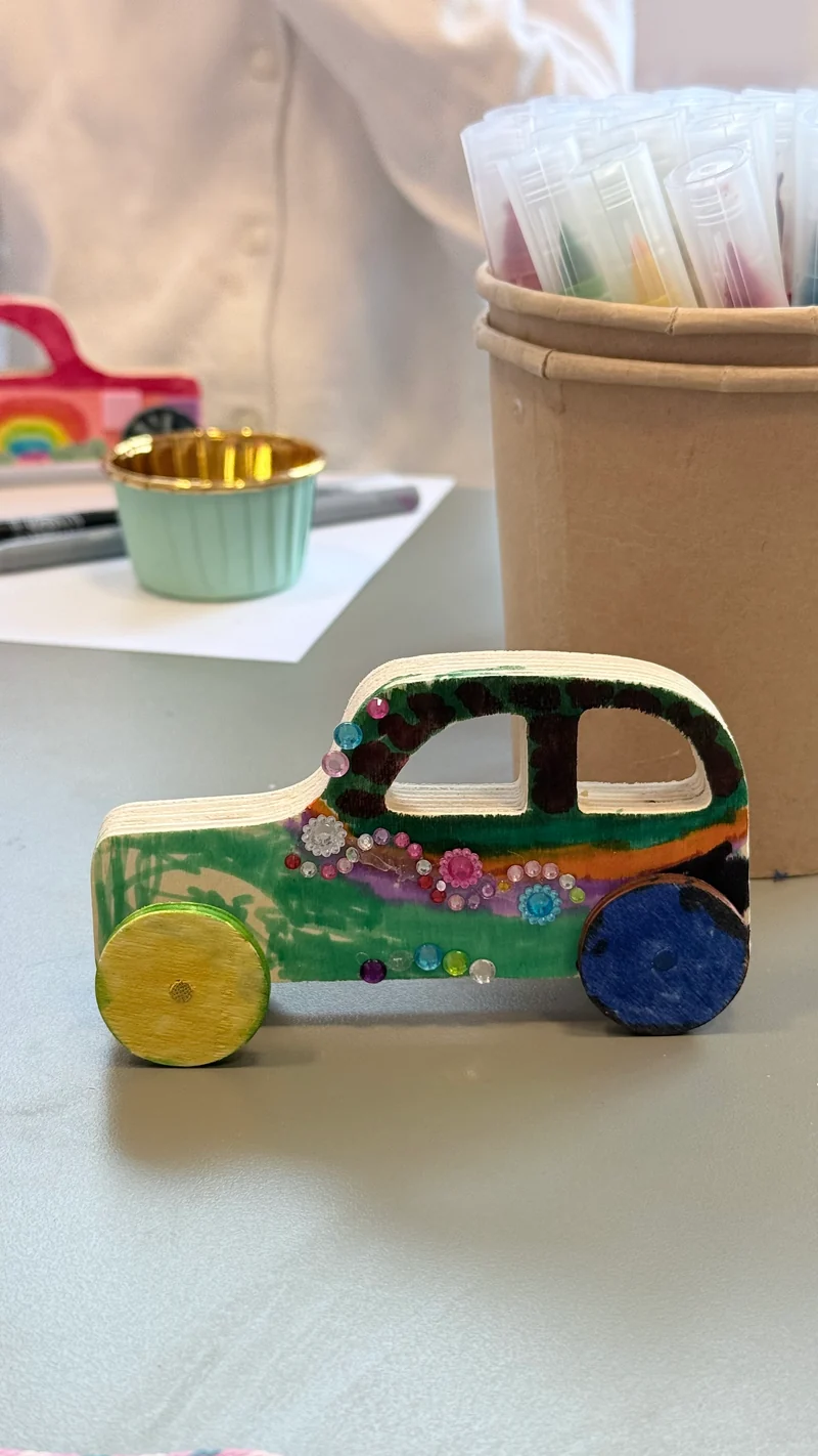 Atelier créatif - mon Véhicule en bois - Activité enfant Paris 9 -