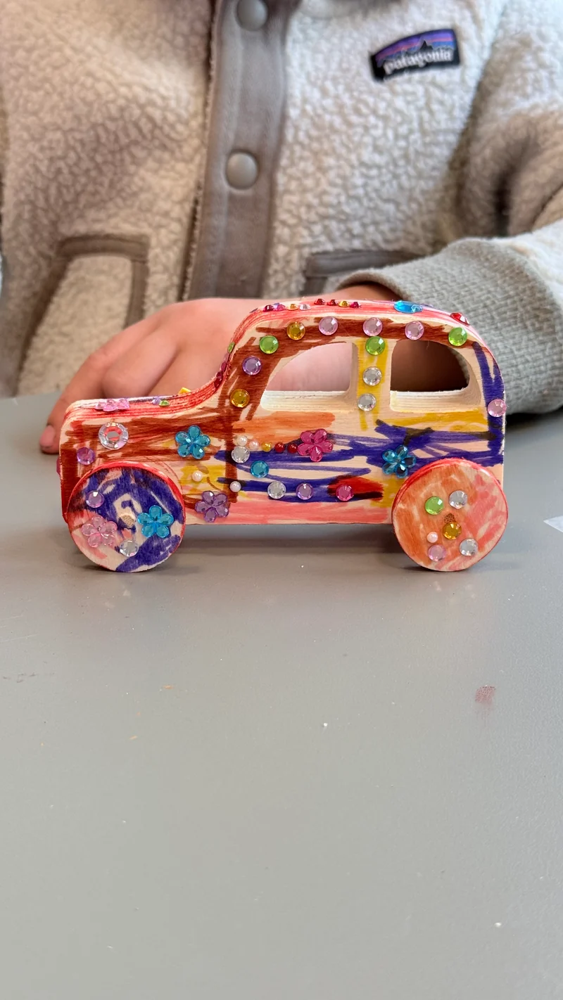 Atelier créatif - mon Véhicule en bois - Activité enfant Paris 9 -