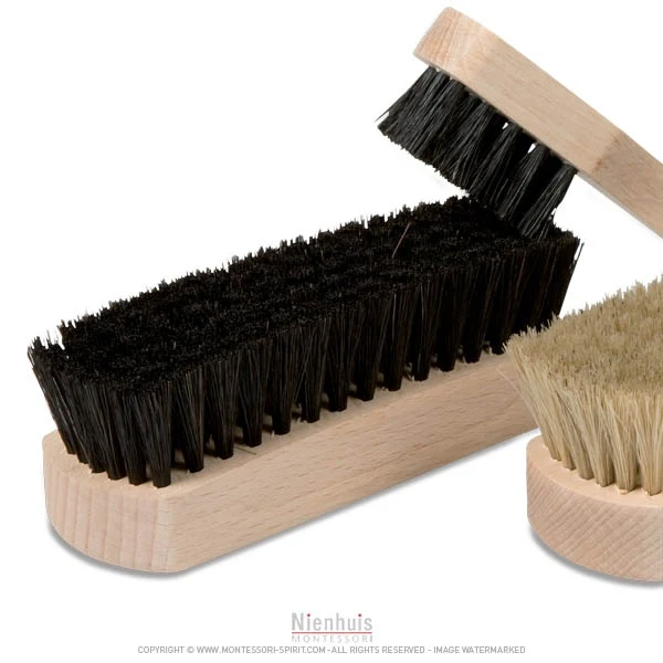 Ensemble de 4 brosses pour chaussures