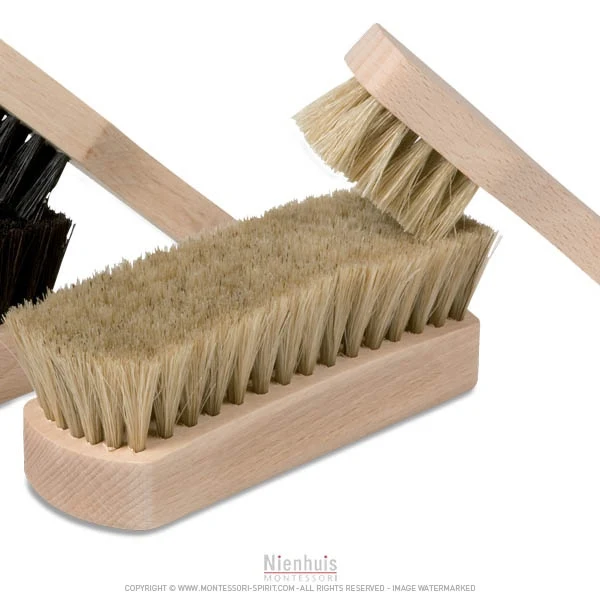 Ensemble de 4 brosses pour chaussures