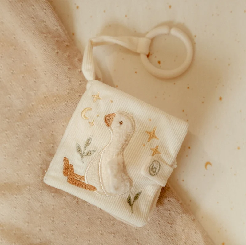 Livre en tissu | Newborn Neutrals