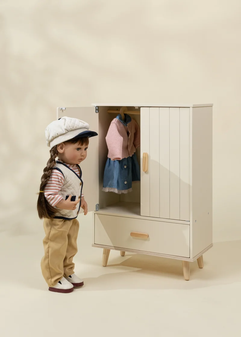Wooden Dolls’ Closet