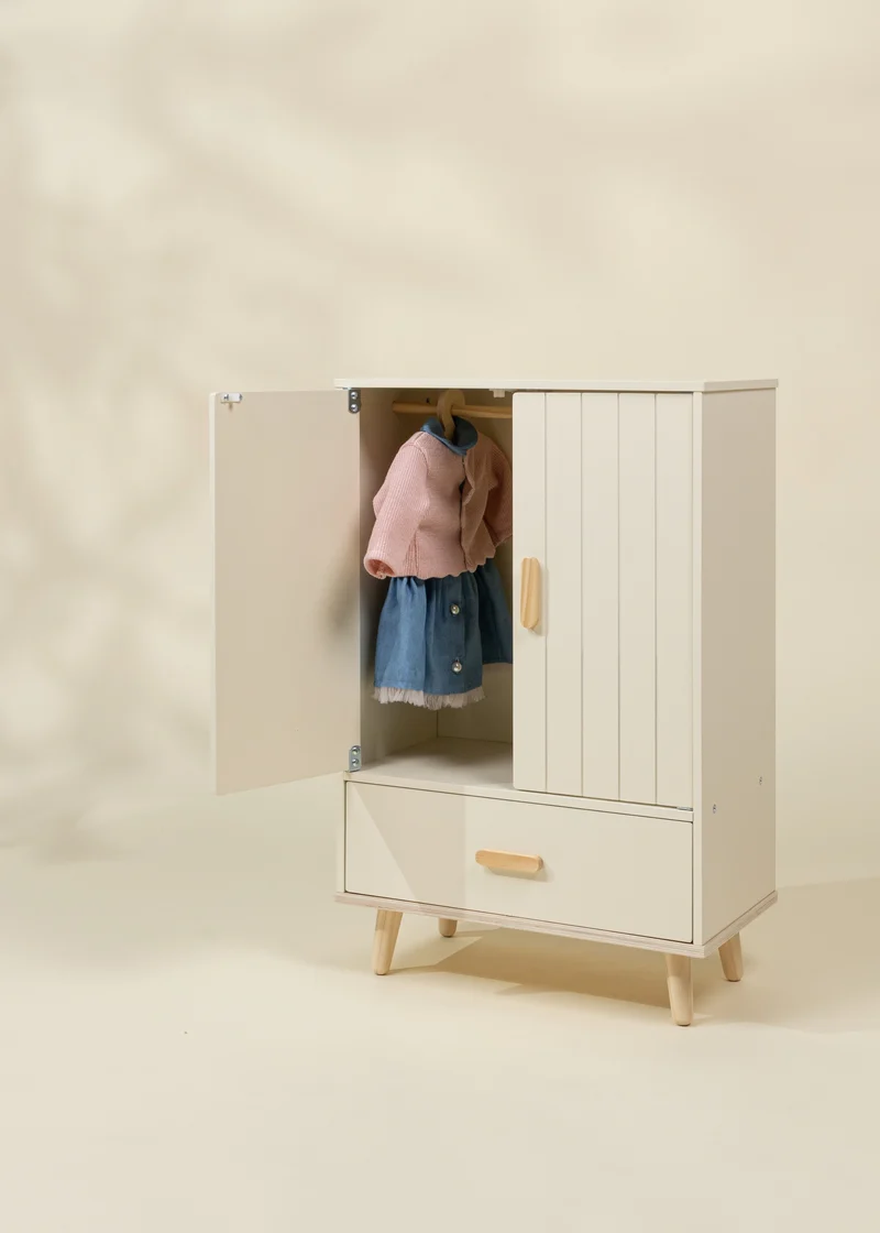 Wooden Dolls’ Closet