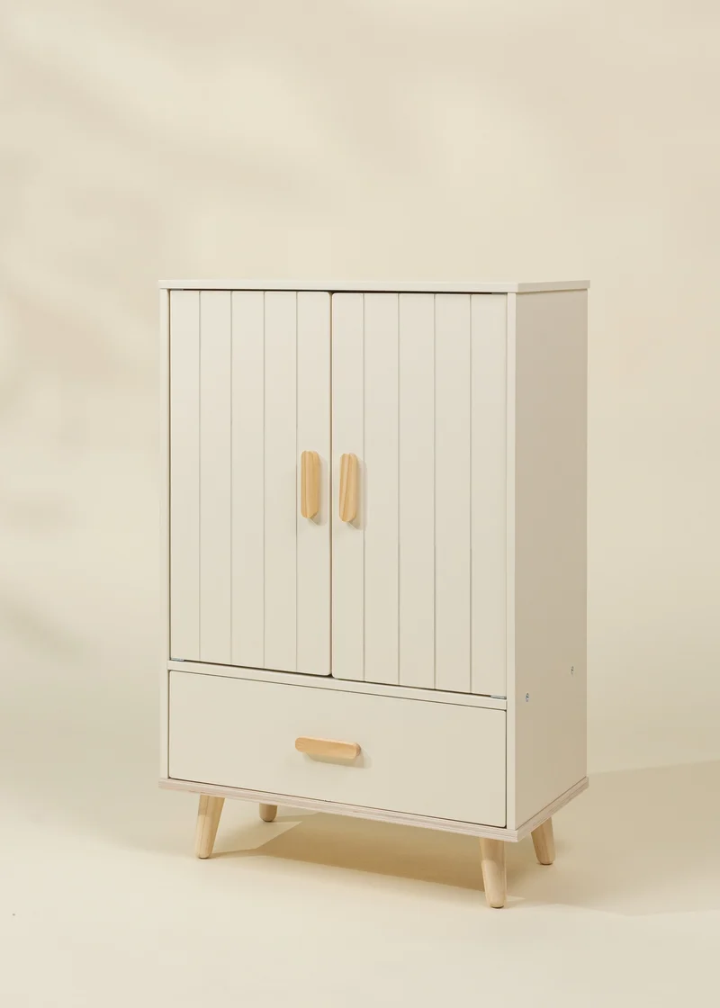 Wooden Dolls’ Closet