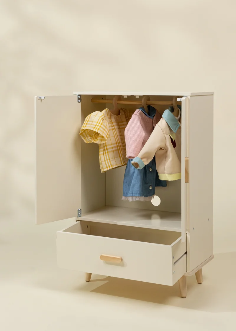 Wooden Dolls’ Closet