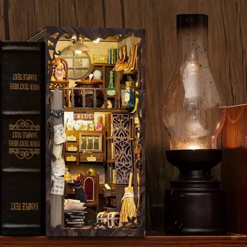 Book Nook Le Pharmacien Magique™