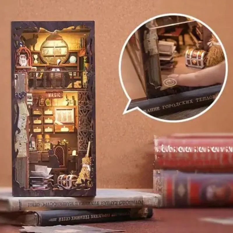 Book Nook Le Pharmacien Magique™