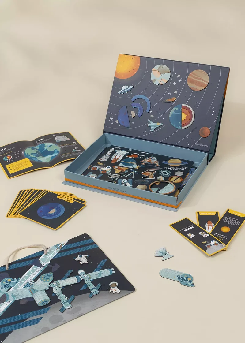 Interactive & Magnetic Encyclopedia – Space Discovery (English Version)